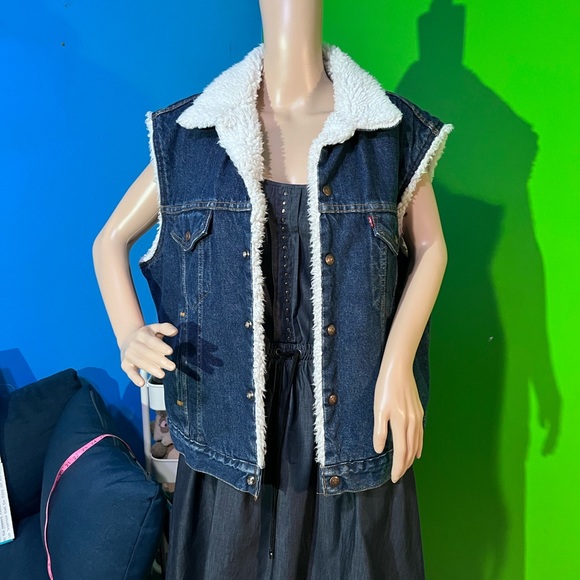 Vintage Levi’s Lined Denim Vest | - Picture 3 of 14